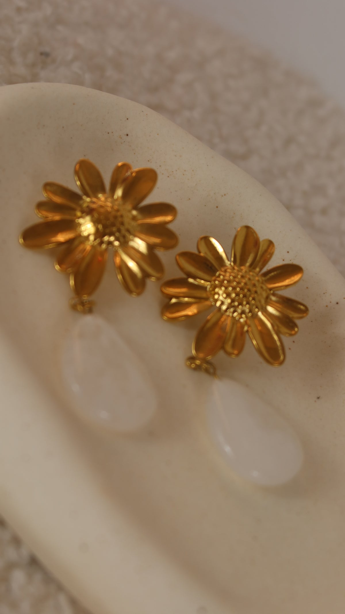 Boucles d'oreilles Marguerite Nacre