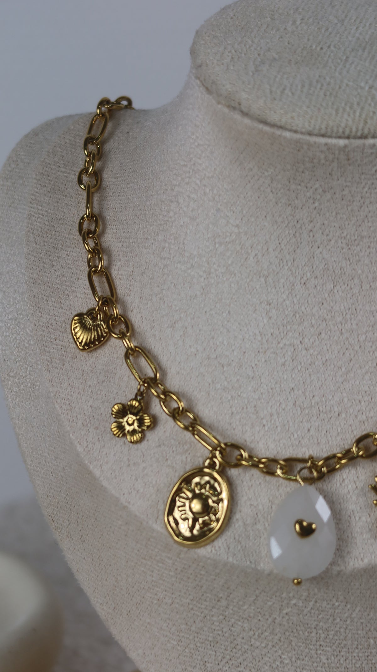Collier Pendentifs fétiches Soleil, Lune & Cœur