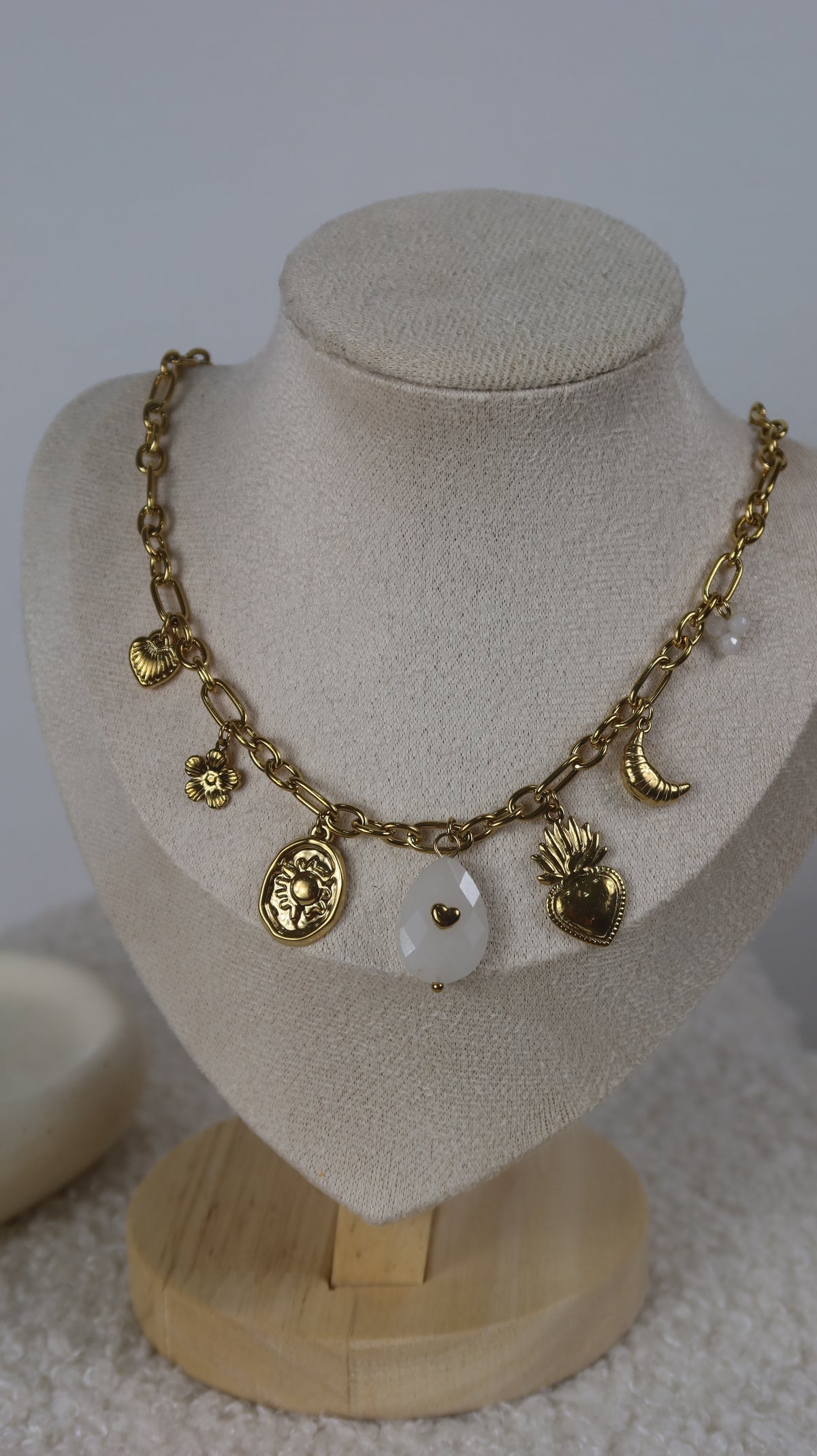 Collier Pendentifs fétiches Soleil, Lune & Cœur
