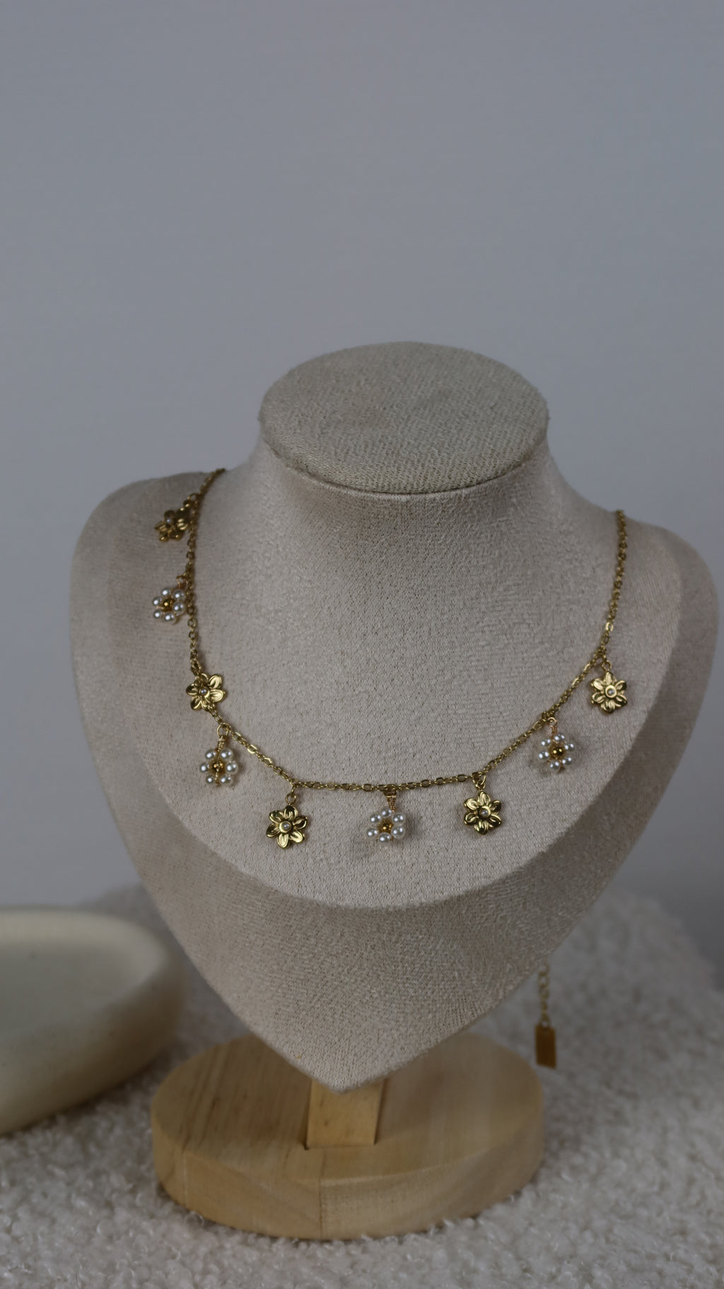 Collier Acier Doré Pampilles Fleurs & Perles