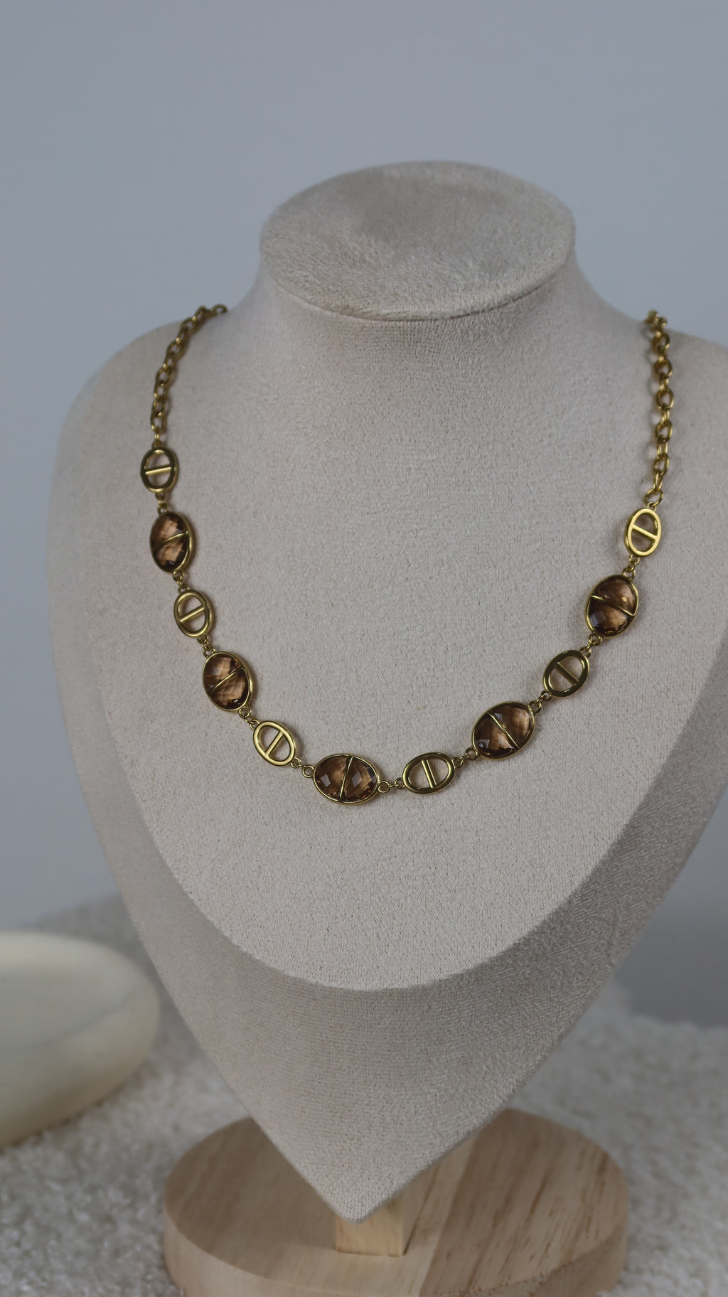 Collier Acier Doré Pierres Ovales Ambre