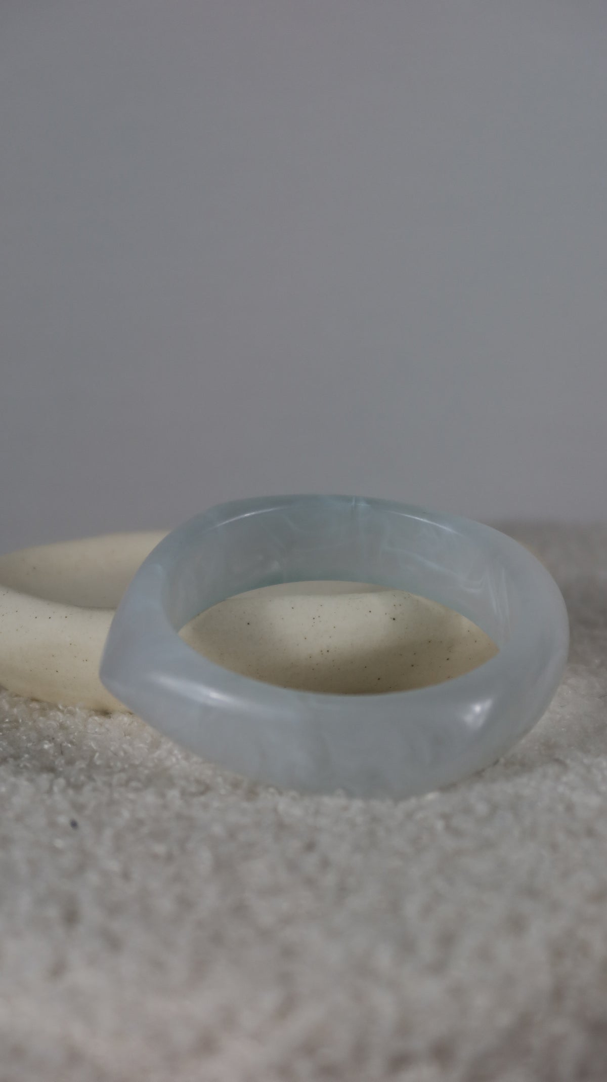Bracelet Jonc Résine Bleu Gris