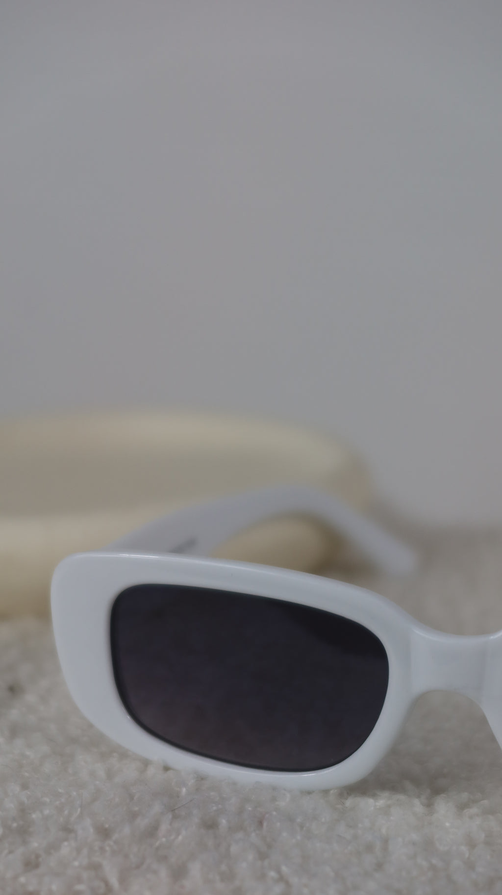 Lunettes de Soleil Vintage Monture Blanche et Verres Teintés