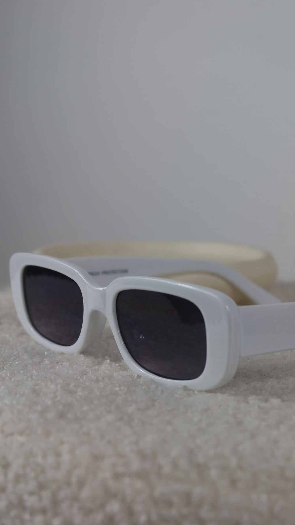 Lunettes de Soleil Vintage Monture Blanche et Verres Teintés