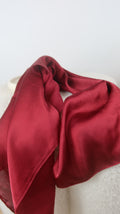 Foulard Satin Bordeaux 70x70
